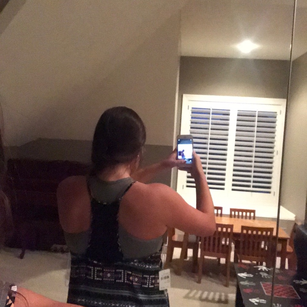 Flowy Tank Top - Picture 4 of 4